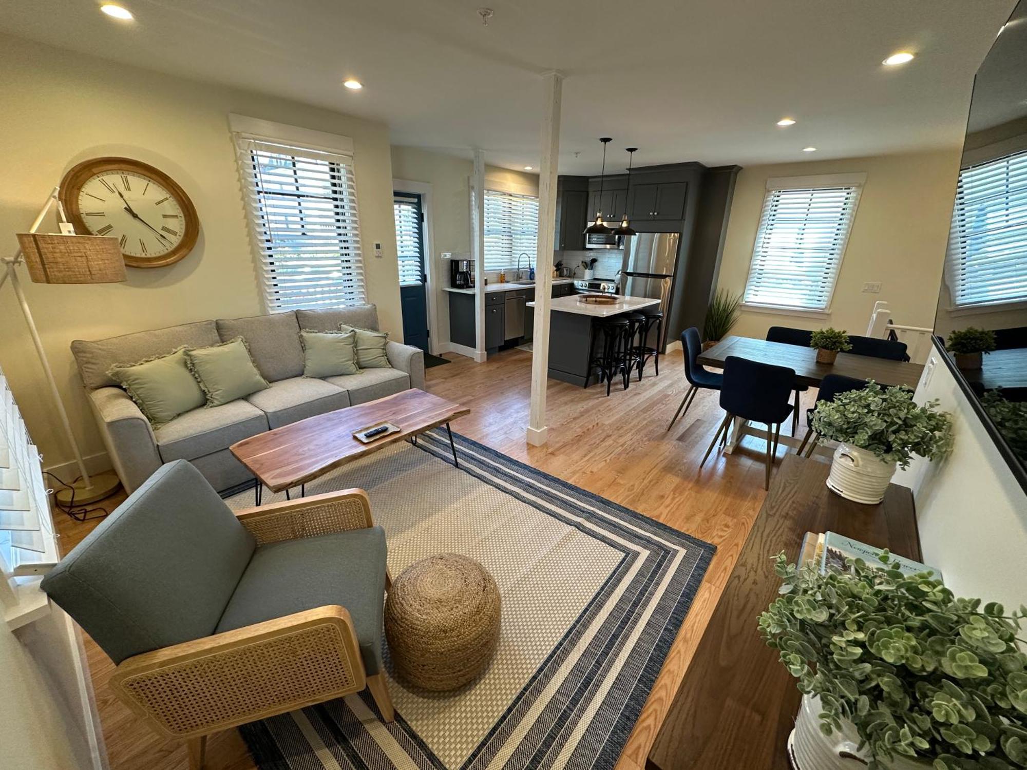 فيلا Prime Location! Renovated House! 6 Bed4 Bath نيوبورت المظهر الخارجي الصورة